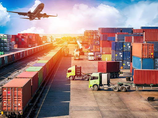 Logistics liên quan đến việc vận chuyển và phân phối hàng hoá