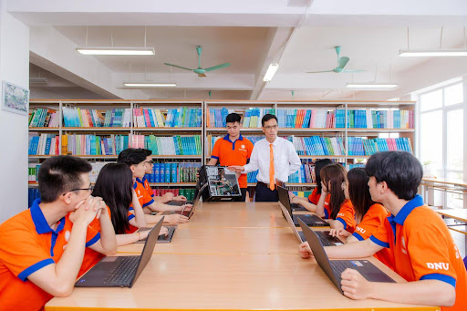 Các trường đại học tích cực cập nhật chương trình đào tạo, chú trọng vào các ngành thiếu nguồn nhân lực 