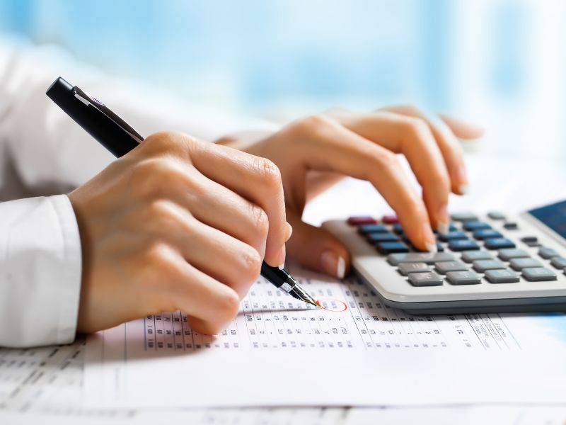 Nên học Kế toán hay Quản trị Kinh doanh phụ thuộc rất nhiều vào sở thích, năng lực và mục tiêu nghề nghiệp