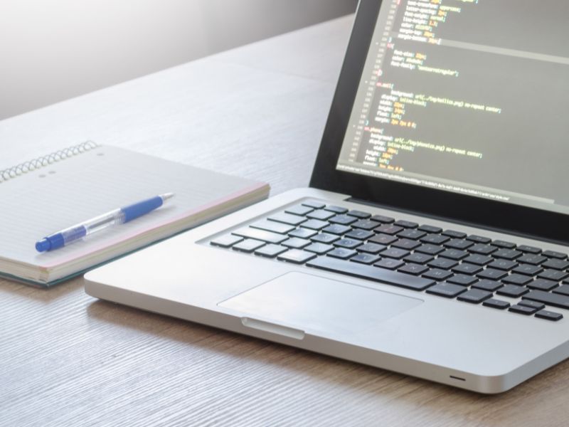 Chọn một trường đại học uy tín để học văn bằng 2 Công nghệ Thông tin từ xa là yếu tố then chốt