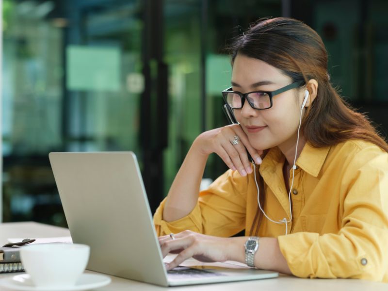 35 tuổi học đại học có muộn không?